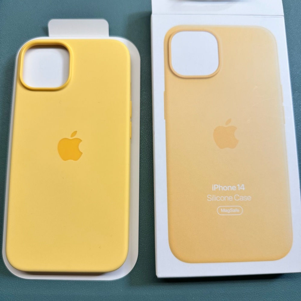 Iphone 14 Silicone MagSafe case